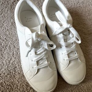 Brand new off white color tennis shoes.